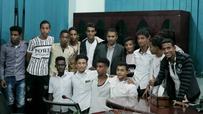 الوكيل عبدون يلتقى بقيادةِ الجهازِ الفني والإداري لمنتخبِ حضرموتَ المدرسي المشاركِ في بطولةِ الرئيسِ الثانيةِ بمدينةُ المكلا