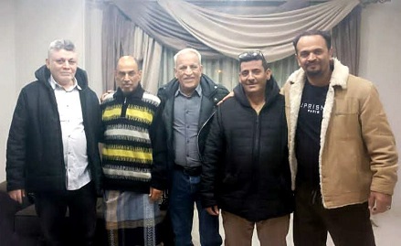 النائب  باشنفر يطمئن على صحة الكابتن جميل سيف