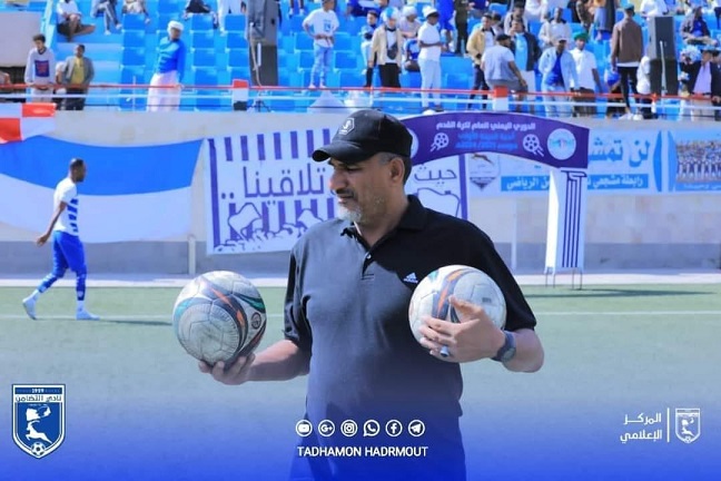 الهيئة الادارية لنادي تضامن حضرموت تطمئن على صحة مدرب الفريق الاول لكرة القدم الكابتن عادل التام أثر تعرضة لدبحة صدرية في عدن