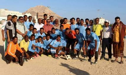محافظ حضرموت يحث لاعبي منتخب المحافظة على المشاركة الفاعلة في بطولة الشهيد جعفر محمد سعد بعدن