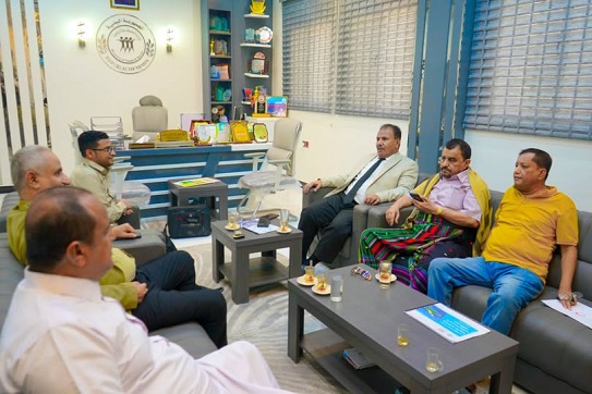 الوكيل العامري يطّلع على أنشطة مكتب الشباب والرياضة وسير تنفيذ المشاريع والخطط المستقبلية 