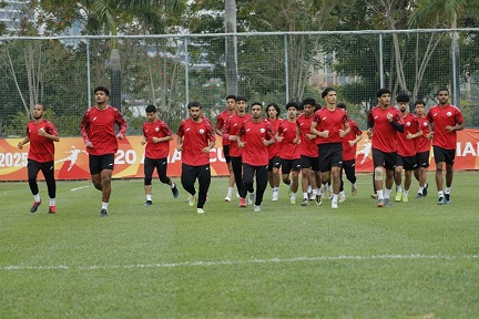 منتخب الشباب ينهي تحضيراته لمواجهة إندونيسيا في ختام دور المجموعات ويستعد للعودة إلى أرض الوطن.
