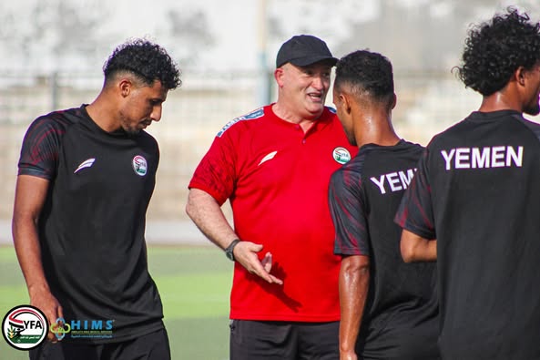 المنتخب الوطني الأول يجري أول حصة تدريبية بقيادة المدرب نورالدين ولد علي في المكلا..