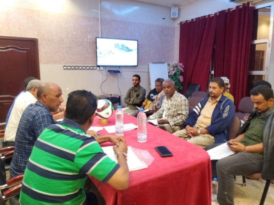 اللجنة الاشرافية لتجمع شبوة لأندية الدرجة الثانية لكرة القدم تعقد اجتماعا فنيا للأندية المشاركة