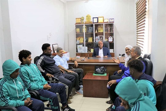 الخليفي يحث منتخب رفع الاثقال على تقديم صورة مشرفة في البطولة العربية للناشئين بسوريا 
