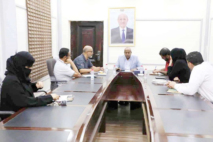 الخليفي يلتقي رئيس الاتحاد اليمني العام للإعلام الرياضي