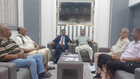 "بن طليب" يلتقي لجنة كأس حضرموت الثقافية