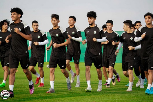يواجه نظيره السعودي الأثنين استعداداً لتصفيات آسيا منتخب الشباب يواصل تدريباته في معسكره الخارجي بمدينة أبها