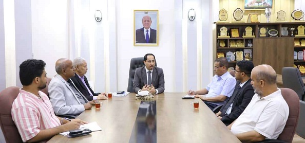 البكري يلتقي مدير عام مكتب الوزارة بوادي وصحراء حضرموت