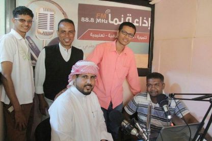 مستشار المحافظ لشئون الشباب يزور اذاعة نماء الشبابية