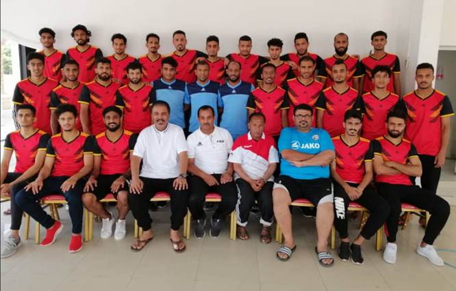 وزير الشباب والرياضة يهاتف بعثة  المنتخب الوطني قبل انطلاق بطولة غرب آسيا. 