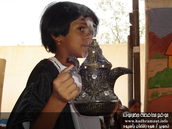 المعرض المدرسي لمدارس مديرية سيئون لقطات من التراث - المدخنة أو المبخرة