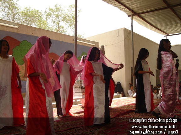 المعرض المدرسي لمدارس مديرية سيئون لقطات من الحفل - نشيد الوحدة