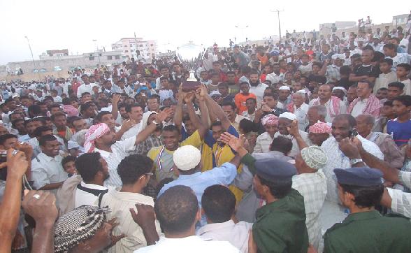 مهرجان كروي ختامي يتوج حرية الشحر بكاس الوفاء لأيوب 