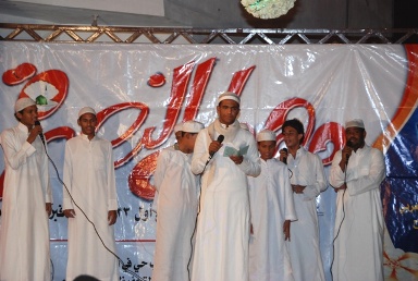 مشاركة واسعة من الفرق الانشادية في مهرجان النصرة للنبي المصطفى عليه أفضل الصلاة والسلام