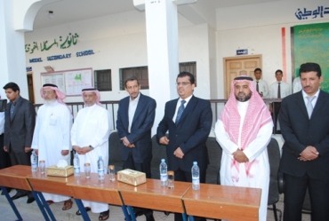 بحضور وزير التربية.. مؤسسة حضرموت للتنمية البشرية تكرم الطلاب المتفوقين والمبدعين