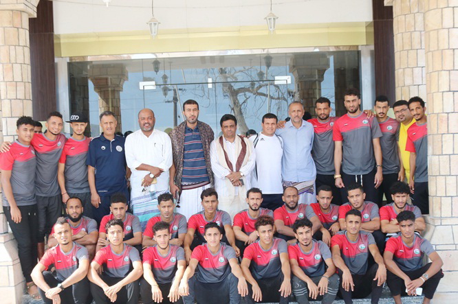 المنتخب الوطني لكرة القدم  ينهي معسكره الإعدادي بالمكلا ويغادر الى  الرياض 