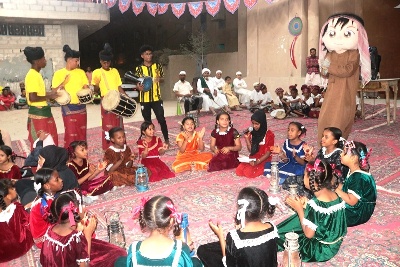 براعم وزهرات حي السحيل الغربي بسيئون يستقبلون رمضان بالأهازيج ورقصات الطفولة 