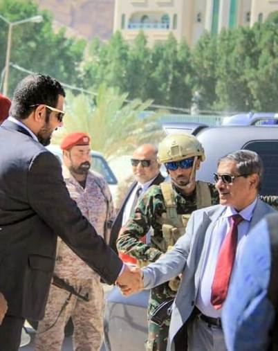مكتب وزارة الشباب والرياضة بالوادي والصحراء يهنئ المحافظ البحسني بنيله الثقة وتعيينه عضوا بمجلس القيادة الرئاسي