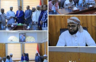 وكيل المحافظة يكرم الحافظ هشام بكورة بعد فوزه في مسابقة الملك عبدالعزيز الدولية للقران الكريم
