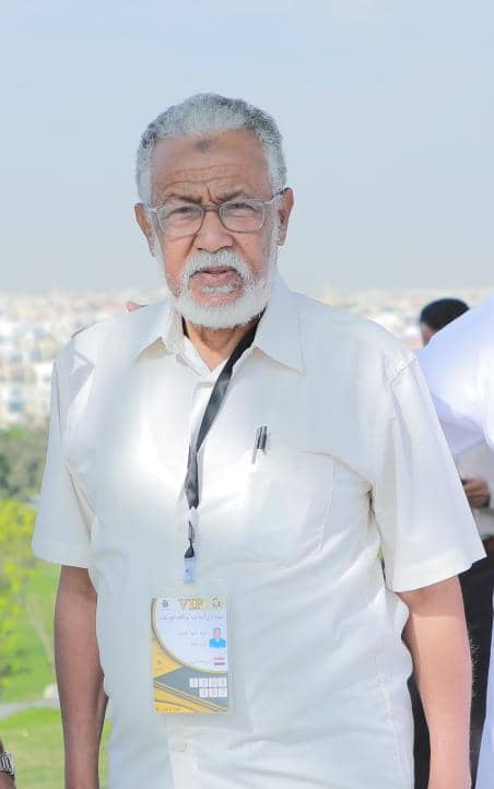 محافظ حضرموت يعزي في وفاة القامة التربوية والرياضية عبيد عبود عليان