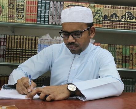 أوقاف وادي حضرموت يحث على نبذ المظاهر الدخيلة على المجتمع وإنكار التردي الأمني