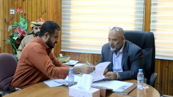 وكيل وادي حضرموت عصام الكثيري يوجه بإنزال مناقصات مشاريع تجهيز مكاتب و قاعة متعددة الأغراض لمكتب الشباب والرياضة بالاستاد الأولمبي