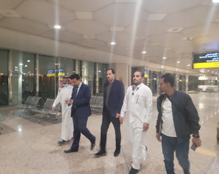 وزير الشباب والرياضة يصل (الدمام) لحضور نهائي غرب آسيا 