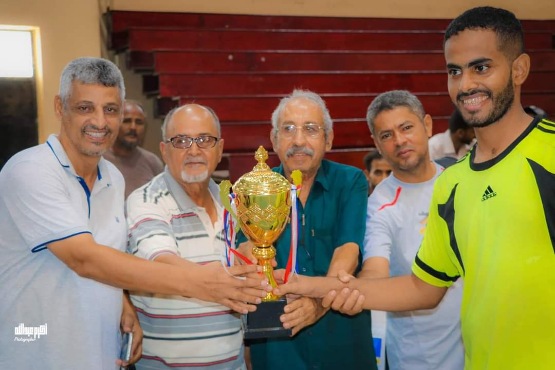 الشعلة يحرز كأس بطولة شباب كرة اليد لأندية عدن 