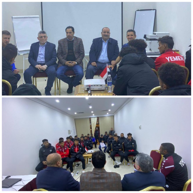 الوزير البكري يزور بعثة المنتخب الوطني بعد الخسارة من عُمان 