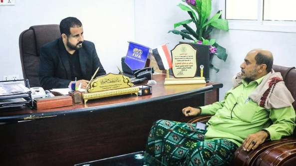 لتأهله إلى نصف نهائي كاس حضرموت السابعة : نادي الإتفاق يتسلم المليون ريال المقدم من مكتب الشباب والرياضة بوادي حضرموت