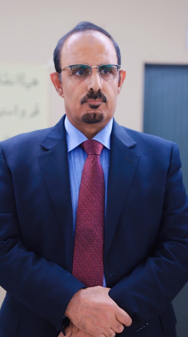 محافظ حضرموت يزف بُشرى اعتماد زيادة مخصصات الأندية والاتحادات بأكثر من 100% وتعشيب ملاعب الشاحت وبن سلمان وسلام الغرفة وشباب القطن