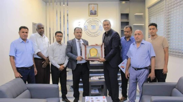 وكيل محافظة حضرموت العامري يطلع على الاستعدادات الجارية لإنطلاق بطولة السوبر لكرة السلة