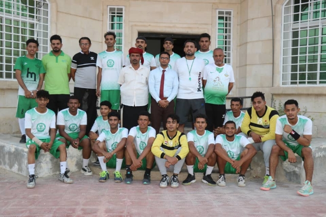 فريق كرة اليد بنادي شباب القطن يواصل التحضير للبطولة العربية بحضور بن طليب 
