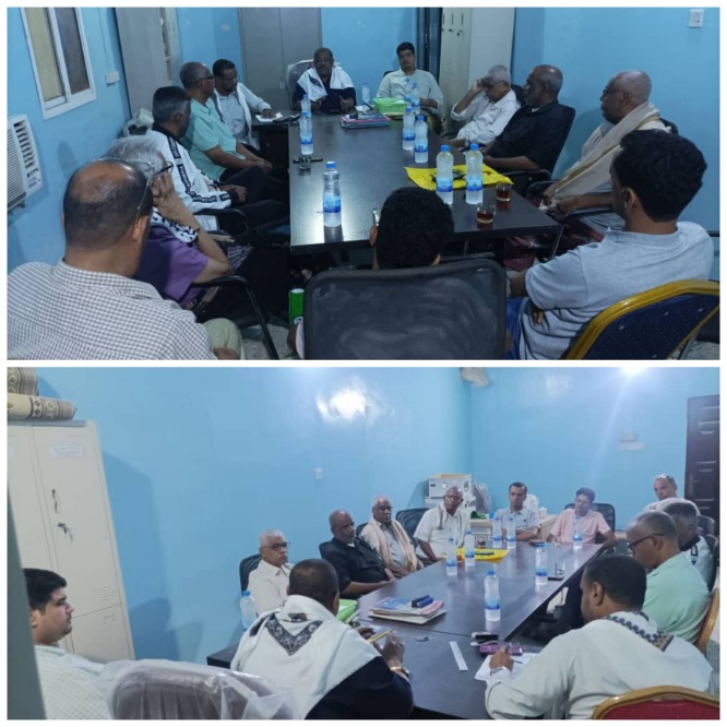 في اجتماعه الطارئ . وبحضور رؤساء اتحادي القدم والإعلام الرياضي وأندية  الساحل الوقوف على  قضية نادي وحدة المكلا . والظلم الذي وقع عليه