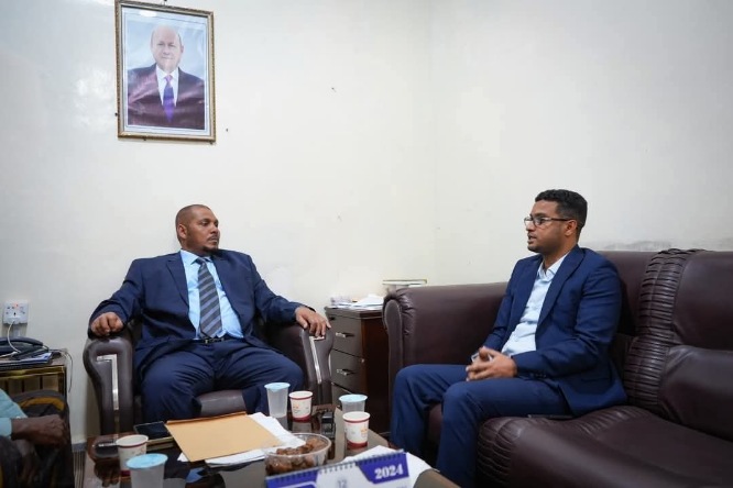 مناقشة سبل التعاون والتنسيق الرياضي بين محافظة سقطرى وحضرموت الوادي والصحراء 