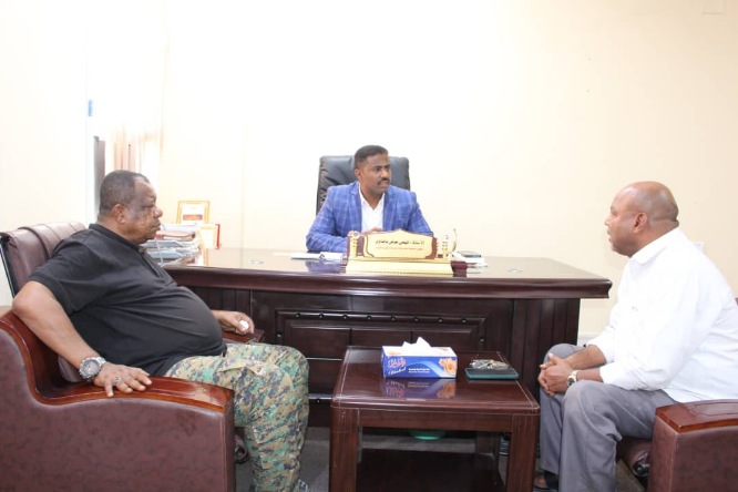 بتوجيهات المحافظ بن ماضي..   الوكيل باضاوي يترأس إجتماع لانطلاقة بطولة كأس التحرير لكرة القدم 