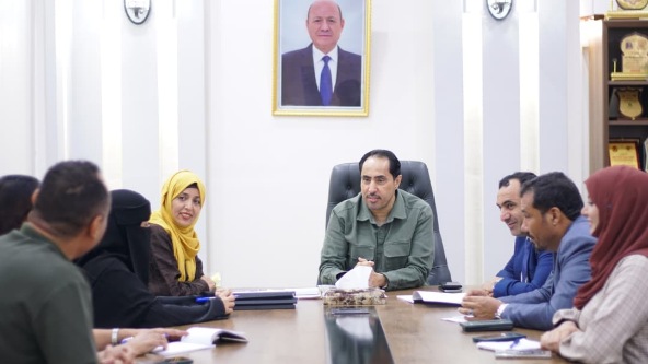 الوزير البكري يناقش مع "مؤسسة ومركز أيادي العطاء" سبل التعاون المشترك