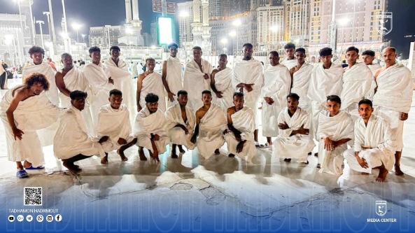 بعثة نادي نادي تضامن حضرموت تؤدي مناسك العمرة قبيل انطلاق معسكر الإعداد بجدة