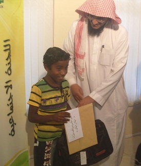 مؤسسة روابي الخير التنموية بساحل حضرموت تكرم الفائزين الخمسة من الايتام في المسابقة العلمية الثقافية