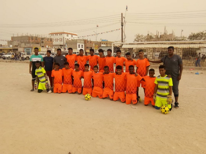 الاخضر الصغير لنادي المكلا الرياضي يواصل تدريباته للاستحقاقات الكروية المقبلة
