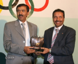 اللجنة الأوليمبية الدولية تمنح الأكوع جائزة الرياضة والمجتمع للعام 2006   