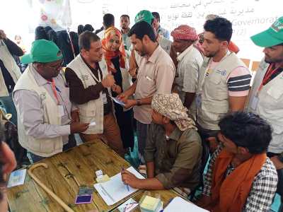 مدير عام مديرية غيل بن يمين يلتقي الوفد الاداري بالمؤسسة الطبية الميدانية.