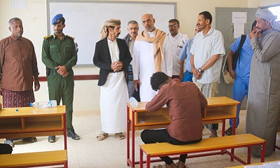 مدير عام مديرية العبر يدشن امتحانات الشهادة الثانوية ويتفقد سير العملية الامتحانية بالمديرية