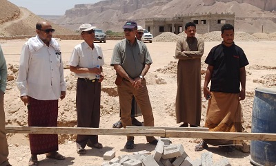 مدير عام مؤسسة المياه بوادي حضرموت يتفقد مشروع الطاقة الشمسية بشبام ويتلمس احتياجات الفرع