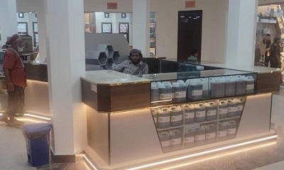 تدشين العمل الرسمي في سوق العسل المركزي بمدينة القطن وسط إقبال واسع يعكس أهمية المنتج الحضرمي