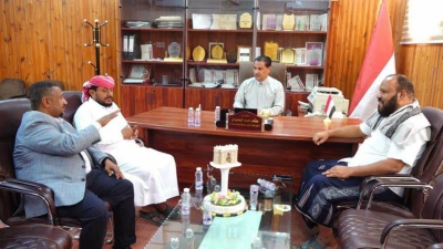 الوكيل المساعد السعيدي يناقش سبل تطوير العمل التعاوني بحضرموت.