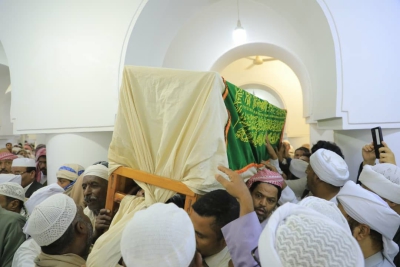 تشييع رسمي وشعبي لجثمان عضو مجلس الشورى الشيخ العلامة علي سالم بكير باغيثان بتريم