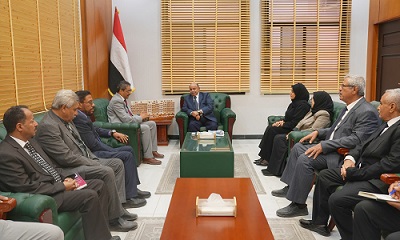 الخنبشي يبحث مع وزير الثقافة والسياحة سبل تنشيط القطاع السياحي وتعزيز الحراك الثقافي في حضرموت
