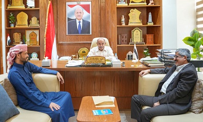 عضو مجلس القيادة الخنبشي يناقش أوضاع منفذ الوديعة وجهود تطوير العمل وتعزيز مكافحة التهريب